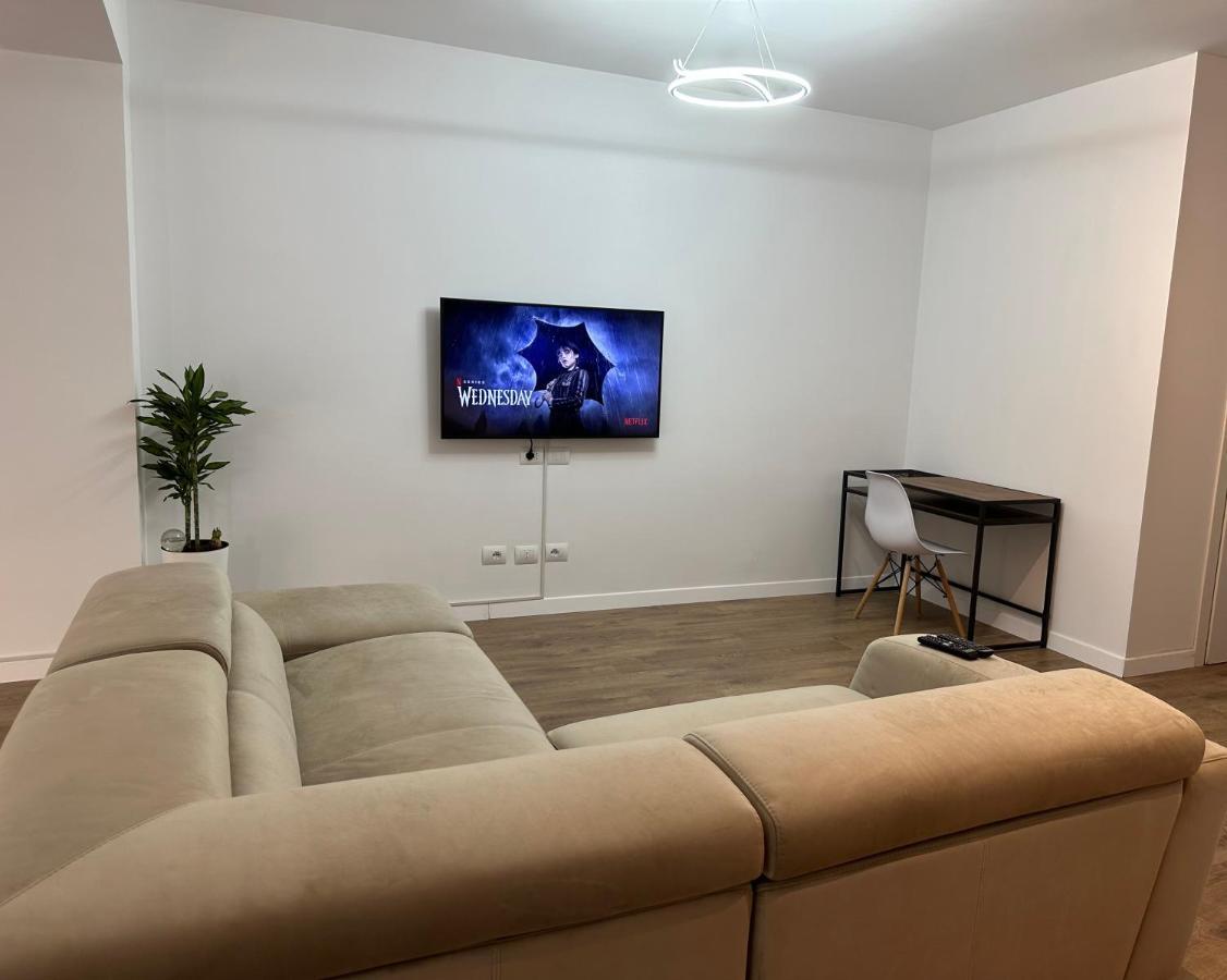 Scandinavian Apartments Al Tiranë Ngoại thất bức ảnh