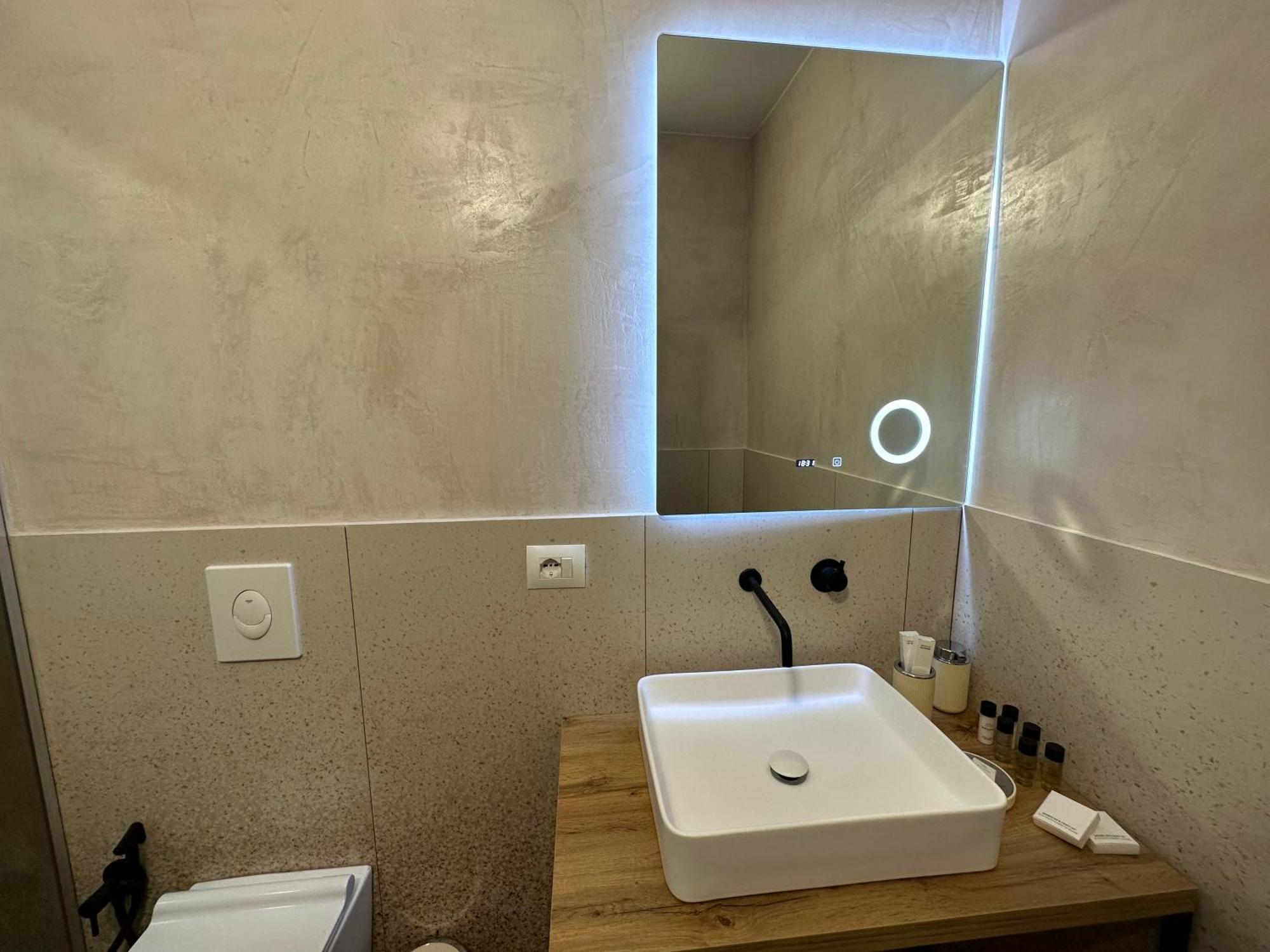 Scandinavian Apartments Al Tiranë Ngoại thất bức ảnh